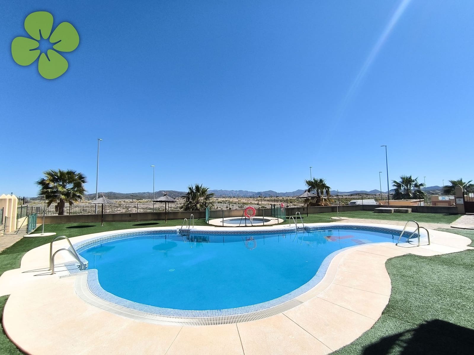 Apartamento de 2 habitaciones en Zurgena en venta con piscina - 107.500 € (Ref: 9688512)