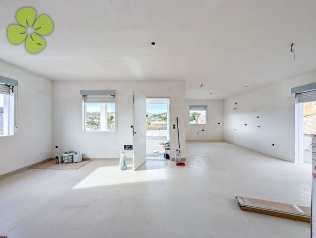 3 quarto Moradia para venda em Arboleas com piscina - 287 000 € (Ref: 9696789)