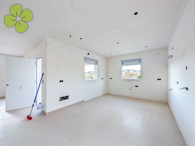 3 quarto Moradia para venda em Arboleas com piscina - 287 000 € (Ref: 9696789)