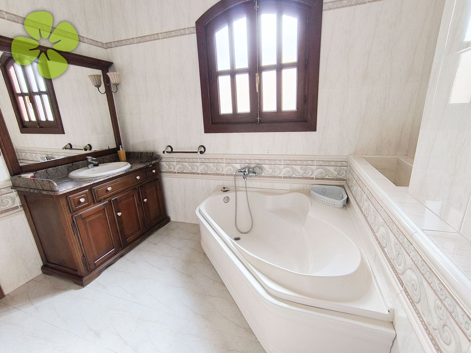 5 soveværelse Byhus til salg i Albox - € 395.000 (Ref: 9699909)