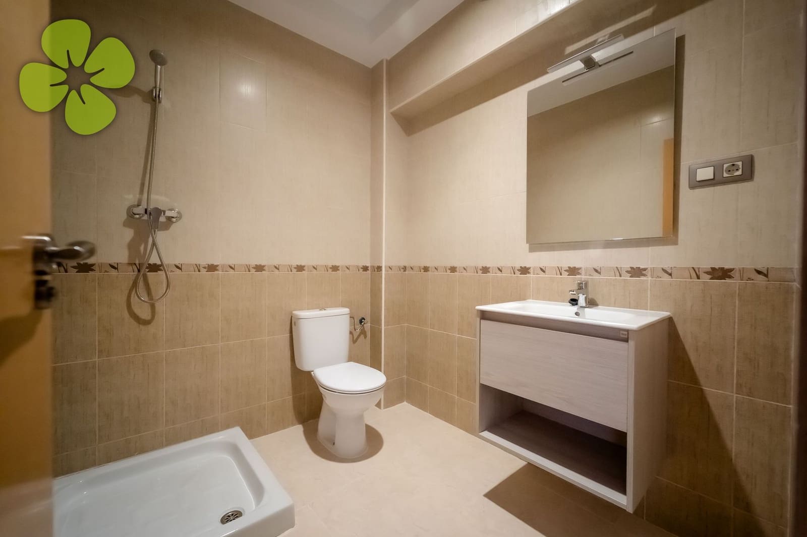 2 bedroom Apartment for sale in Cuevas del Almanzora with pool - € 118,900 (Ref: 9707773)