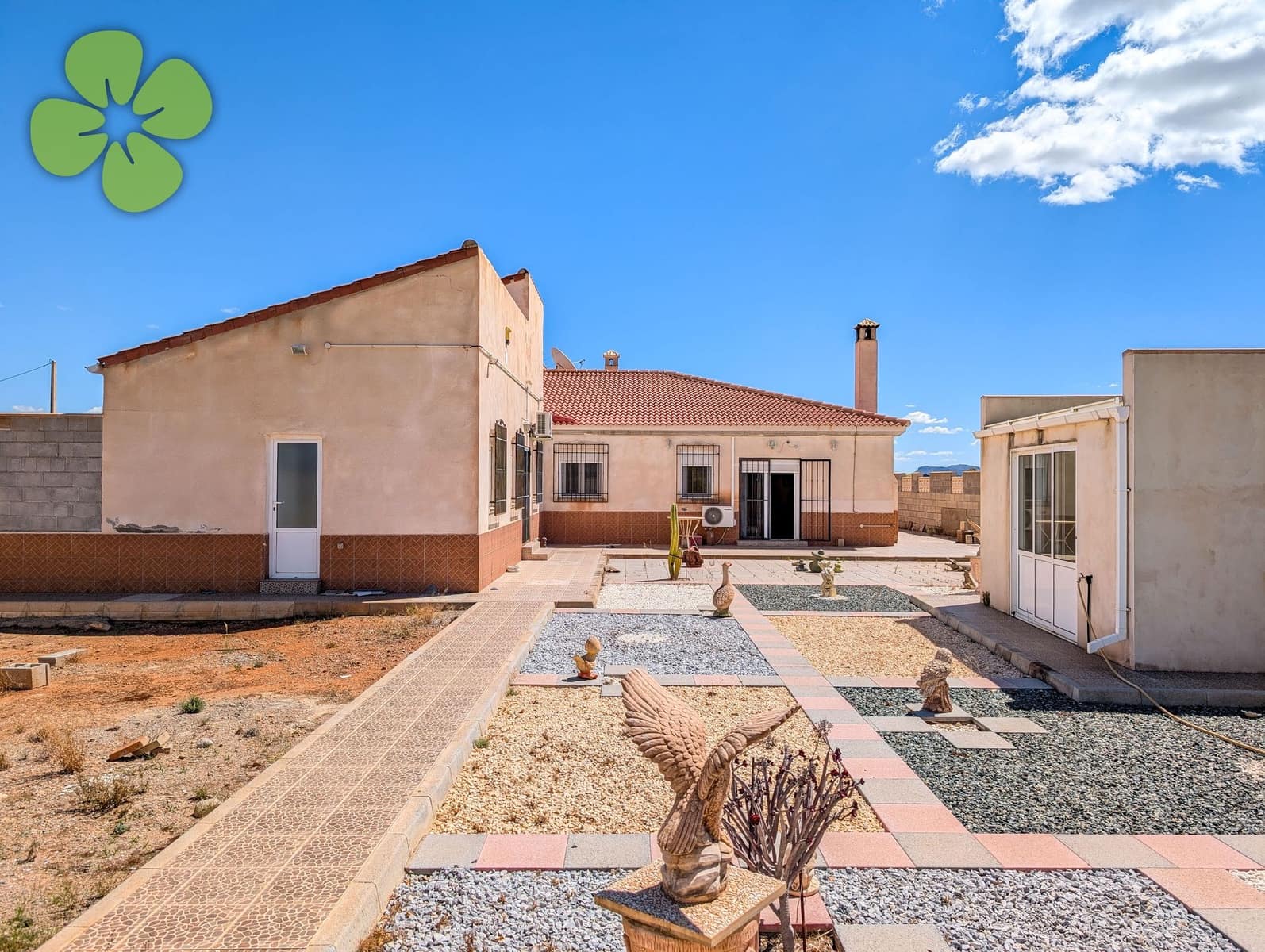 4 bedroom Villa for sale in Partaloa with garage - € 240,000 (Ref: 9832998)