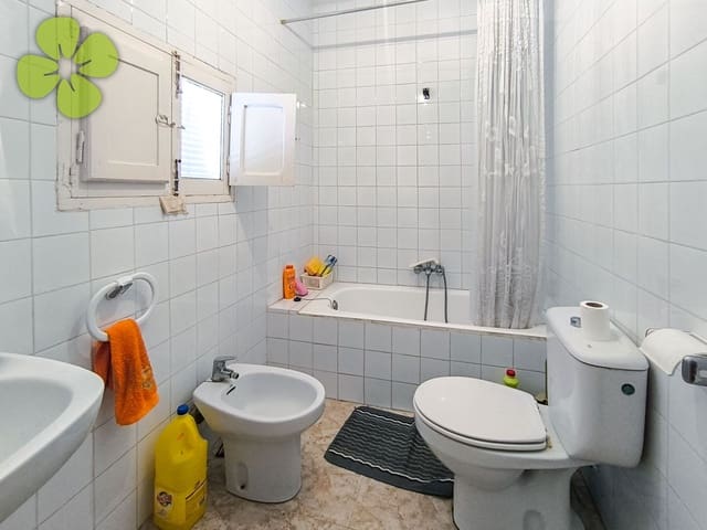 4 bedroom Finca/Country House for sale in Huércal-Overa - € 74,500 (Ref: 9848263)