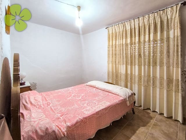 4 bedroom Finca/Country House for sale in Huércal-Overa - € 74,500 (Ref: 9848263)