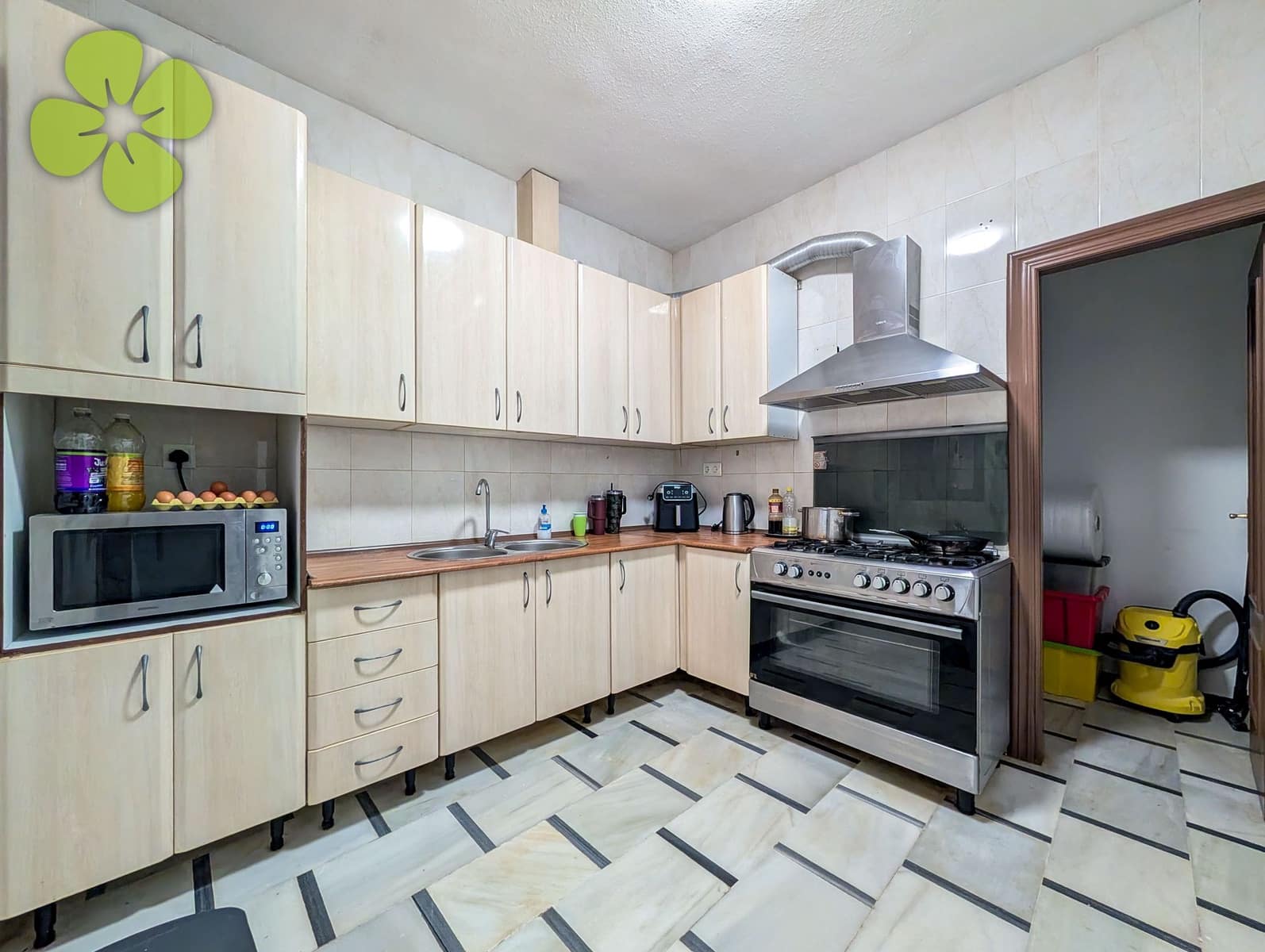 7 bedroom Townhouse for sale in Macael - € 159,995 (Ref: 9858827)