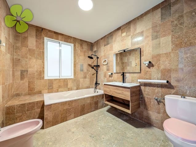 4 slaapkamer Huis te koop in Albox - € 149.950 (Ref: 9958851)