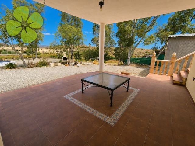 Chalet de 2 habitaciones en Zurgena en venta - 199.900 € (Ref: 9971644)