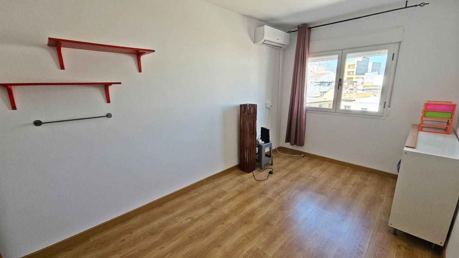 2 makuuhuone Asunto myytävänä paikassa Pego mukana 
autotalli - 145 000 € (Ref: 10004788)