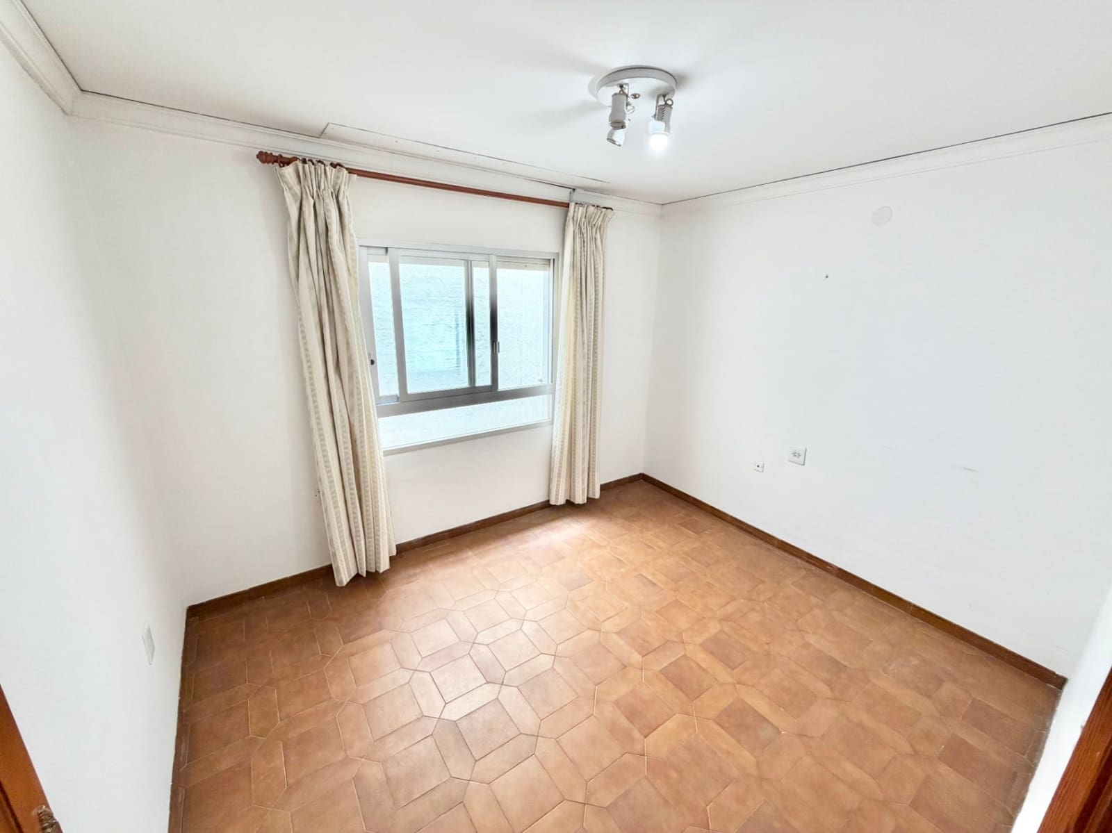 4 sypialnia Dom na sprzedaż w Pego - 229 000 € (Ref: 10004791)