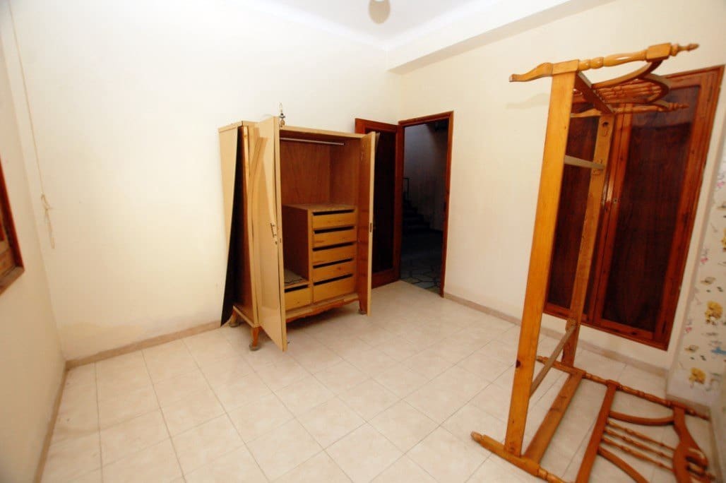 5 sypialnia Dom na sprzedaż w Pego z garażem - 230 000 € (Ref: 10004792)