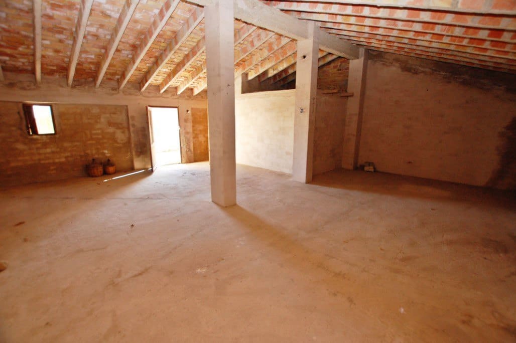 5 sypialnia Dom na sprzedaż w Pego z garażem - 230 000 € (Ref: 10004792)