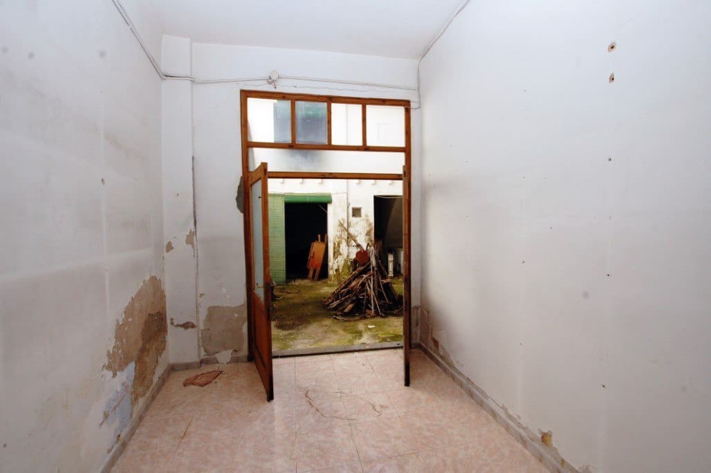 5 sypialnia Dom na sprzedaż w Pego z garażem - 230 000 € (Ref: 10004792)