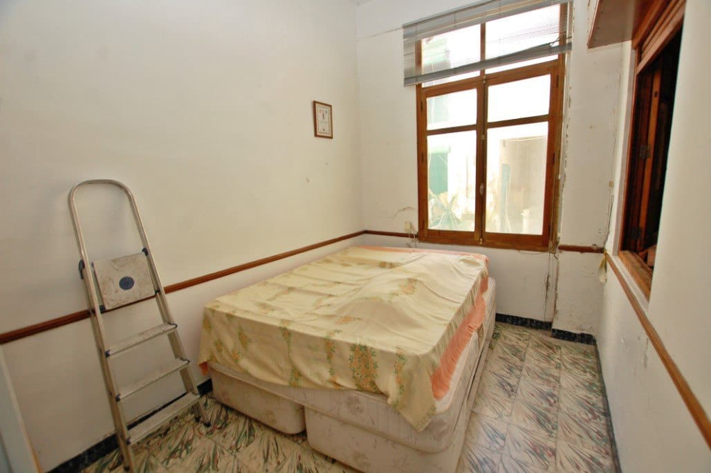 5 sypialnia Dom na sprzedaż w Pego z garażem - 230 000 € (Ref: 10004792)