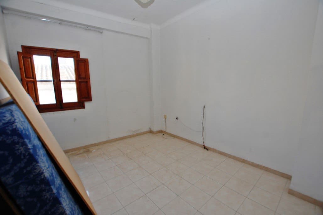 5 sypialnia Dom na sprzedaż w Pego z garażem - 230 000 € (Ref: 10004792)