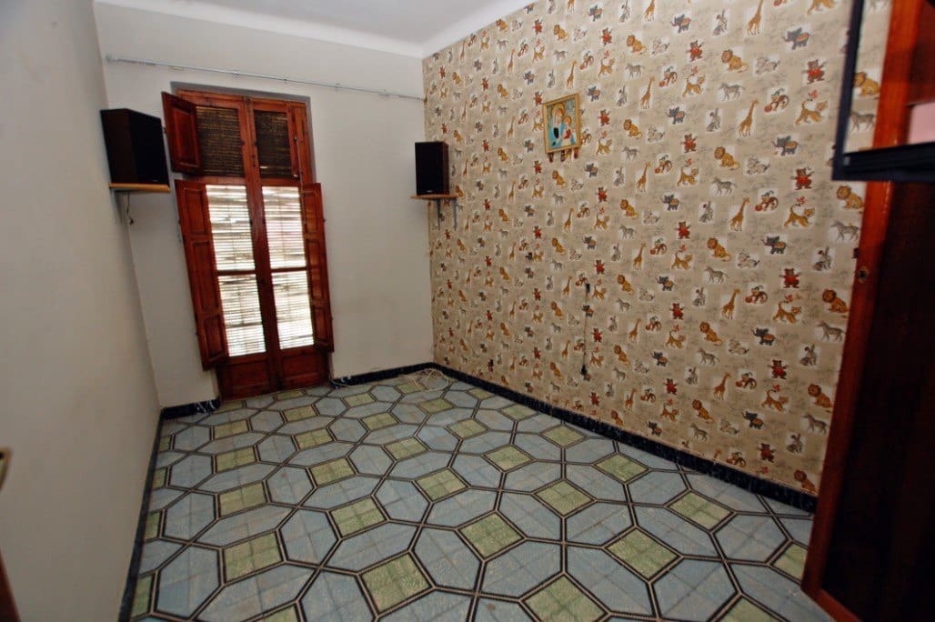 5 sypialnia Dom na sprzedaż w Pego z garażem - 230 000 € (Ref: 10004792)
