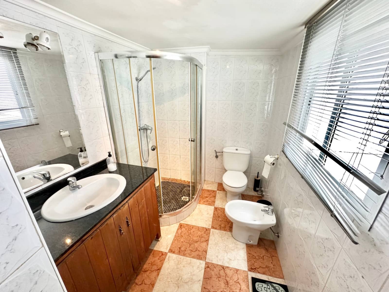 4 sypialnia Dom na sprzedaż w Pego - 249 000 € (Ref: 10004793)