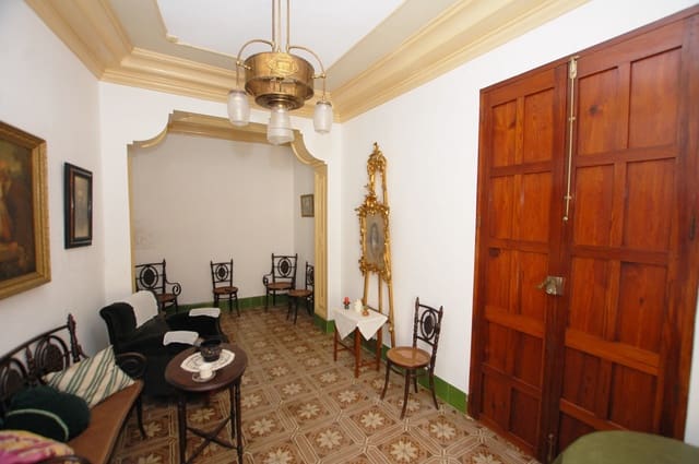 5 sypialnia Dom na sprzedaż w Pego z garażem - 261 000 € (Ref: 10004795)
