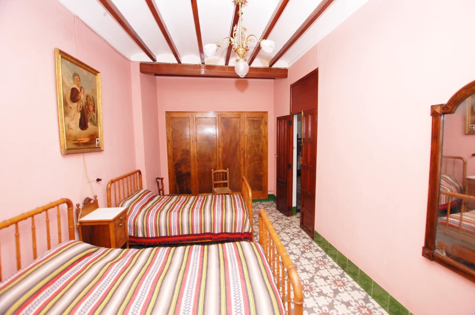 5 sypialnia Dom na sprzedaż w Pego z garażem - 261 000 € (Ref: 10004795)