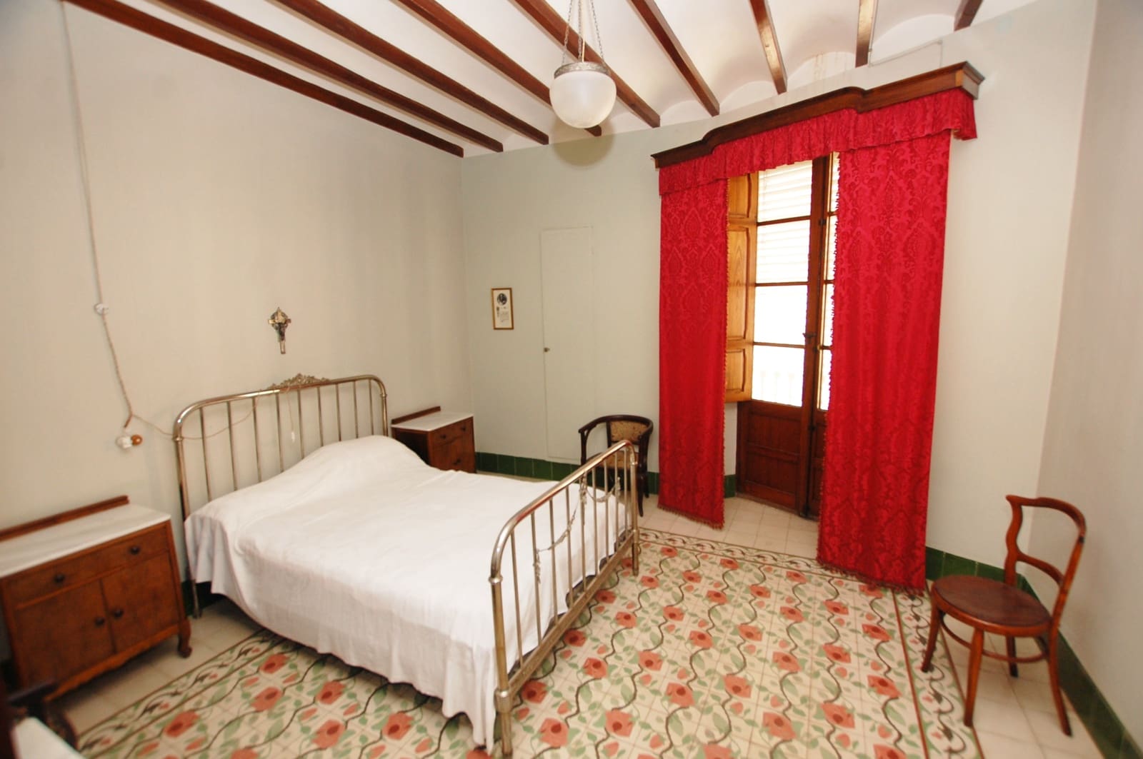 5 sypialnia Dom na sprzedaż w Pego z garażem - 261 000 € (Ref: 10004795)
