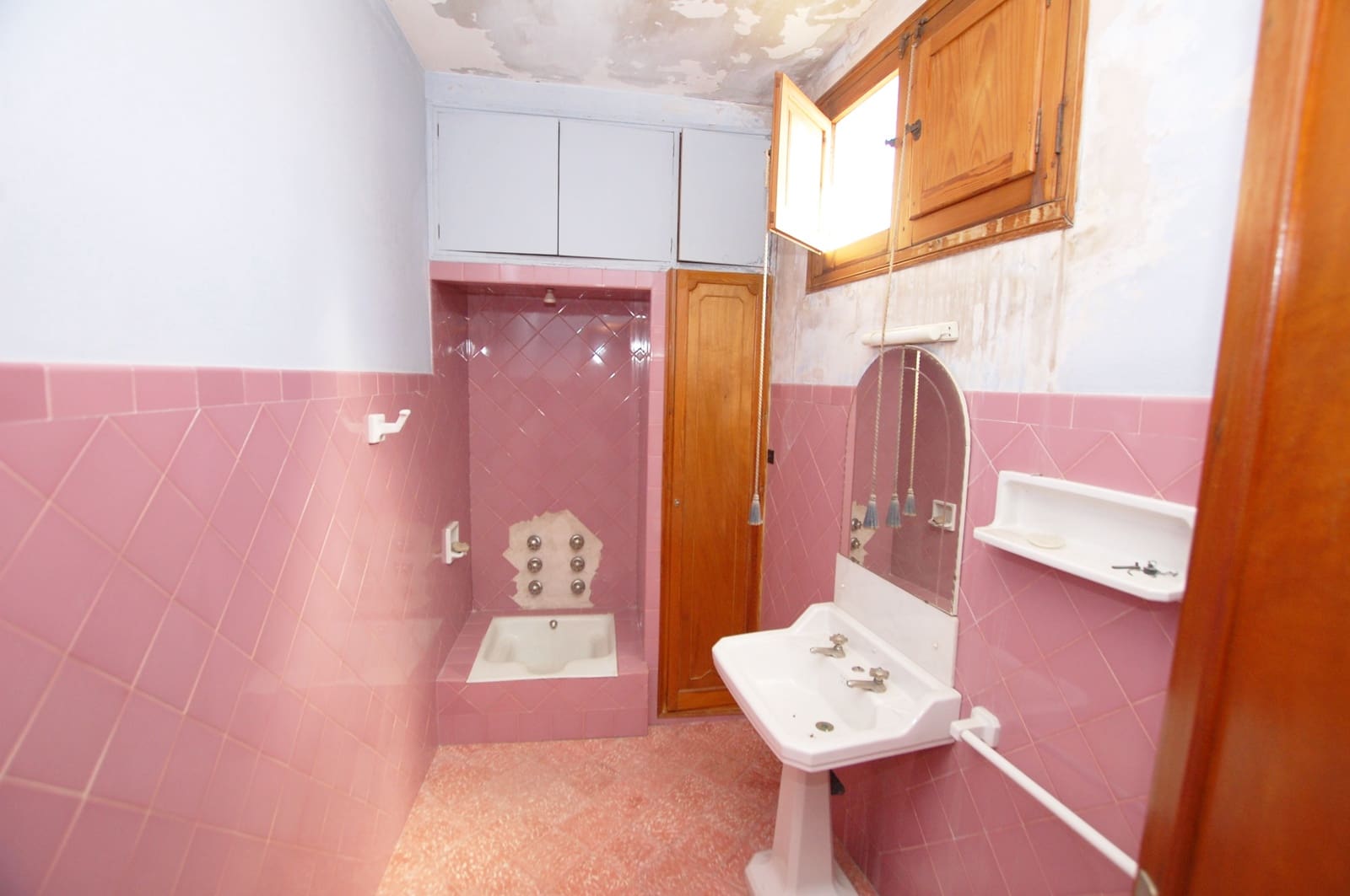 5 sypialnia Dom na sprzedaż w Pego z garażem - 261 000 € (Ref: 10004795)