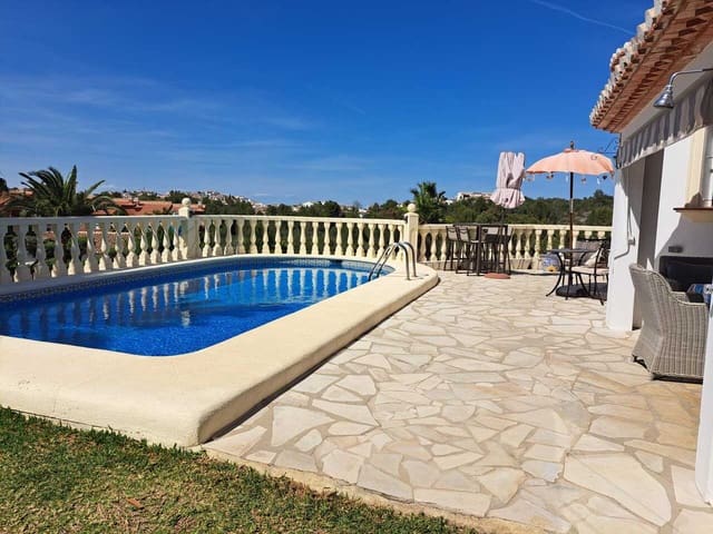 Chalet de 3 habitaciones en Ráfol de Almunia en venta con piscina - 365.000 € (Ref: 10004807)