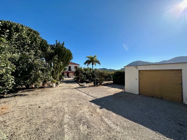 4 bedroom Villa for sale in Pego with garage - € 420,000 (Ref: 10004811)