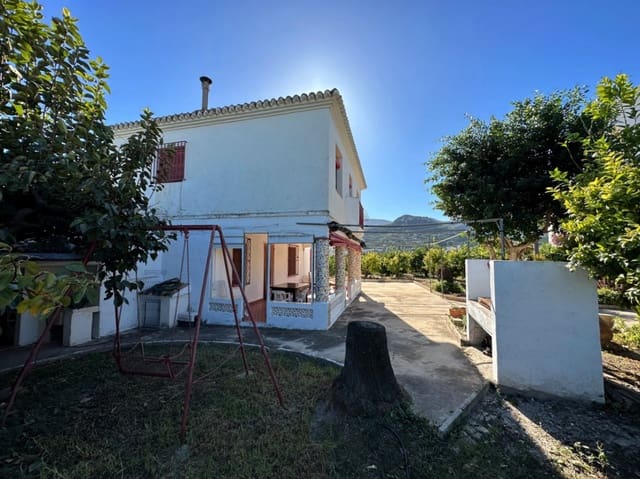 4 bedroom Villa for sale in Pego with garage - € 420,000 (Ref: 10004811)