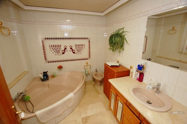 7 bedroom Villa for sale in Pego with garage - € 480,000 (Ref: 10004815)