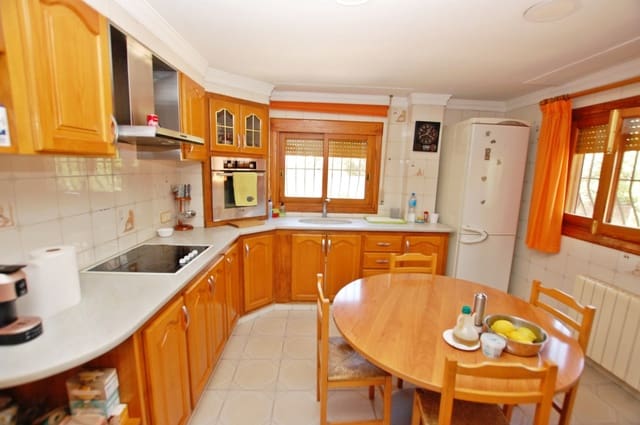 5 bedroom Villa for sale in Pego with pool garage - € 650,000 (Ref: 10004818)