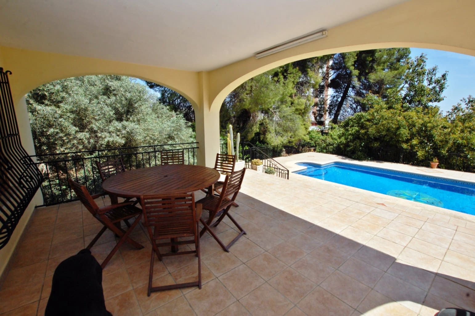 5 bedroom Villa for sale in Pego with pool garage - € 650,000 (Ref: 10004818)