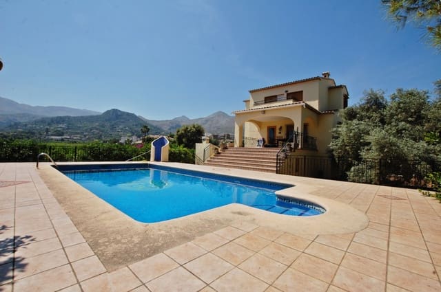 5 bedroom Villa for sale in Pego with pool garage - € 650,000 (Ref: 10004818)