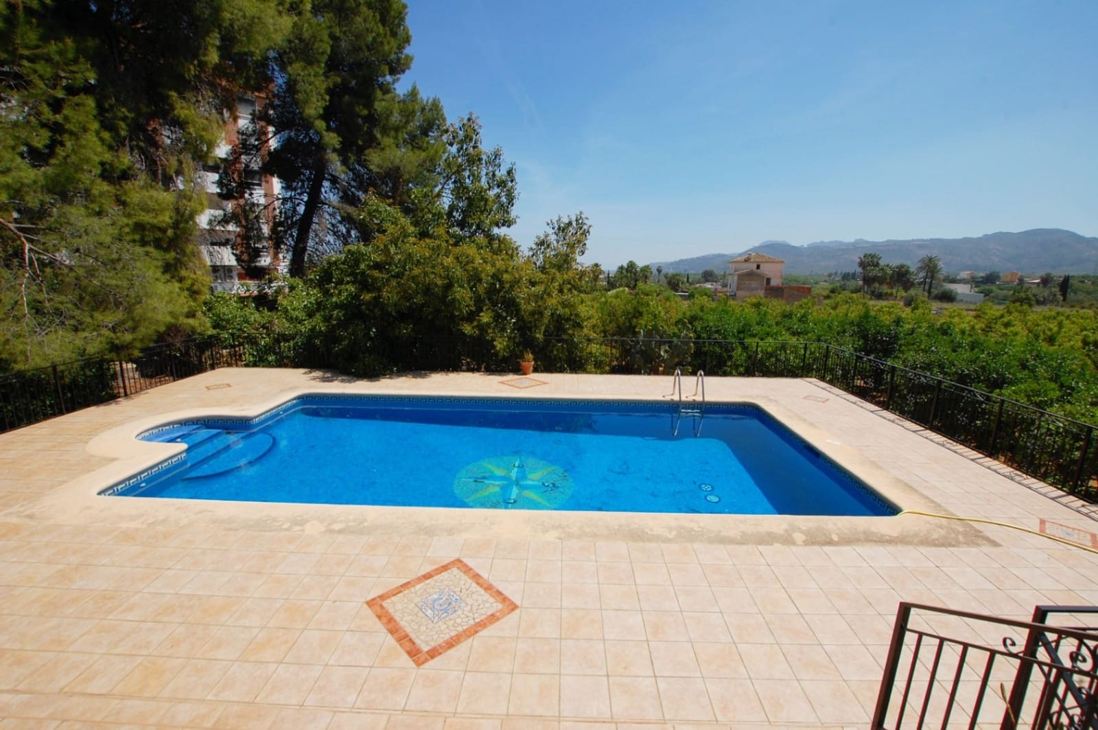 5 bedroom Villa for sale in Pego with pool garage - € 650,000 (Ref: 10004818)