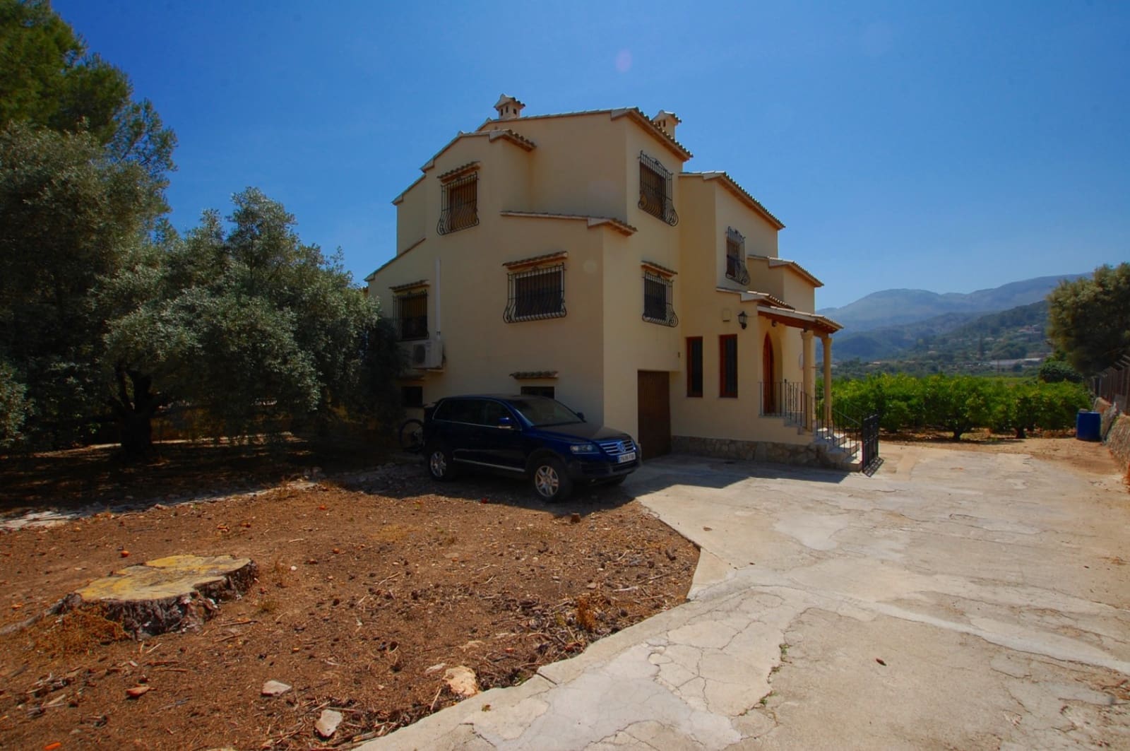5 bedroom Villa for sale in Pego with pool garage - € 650,000 (Ref: 10004818)