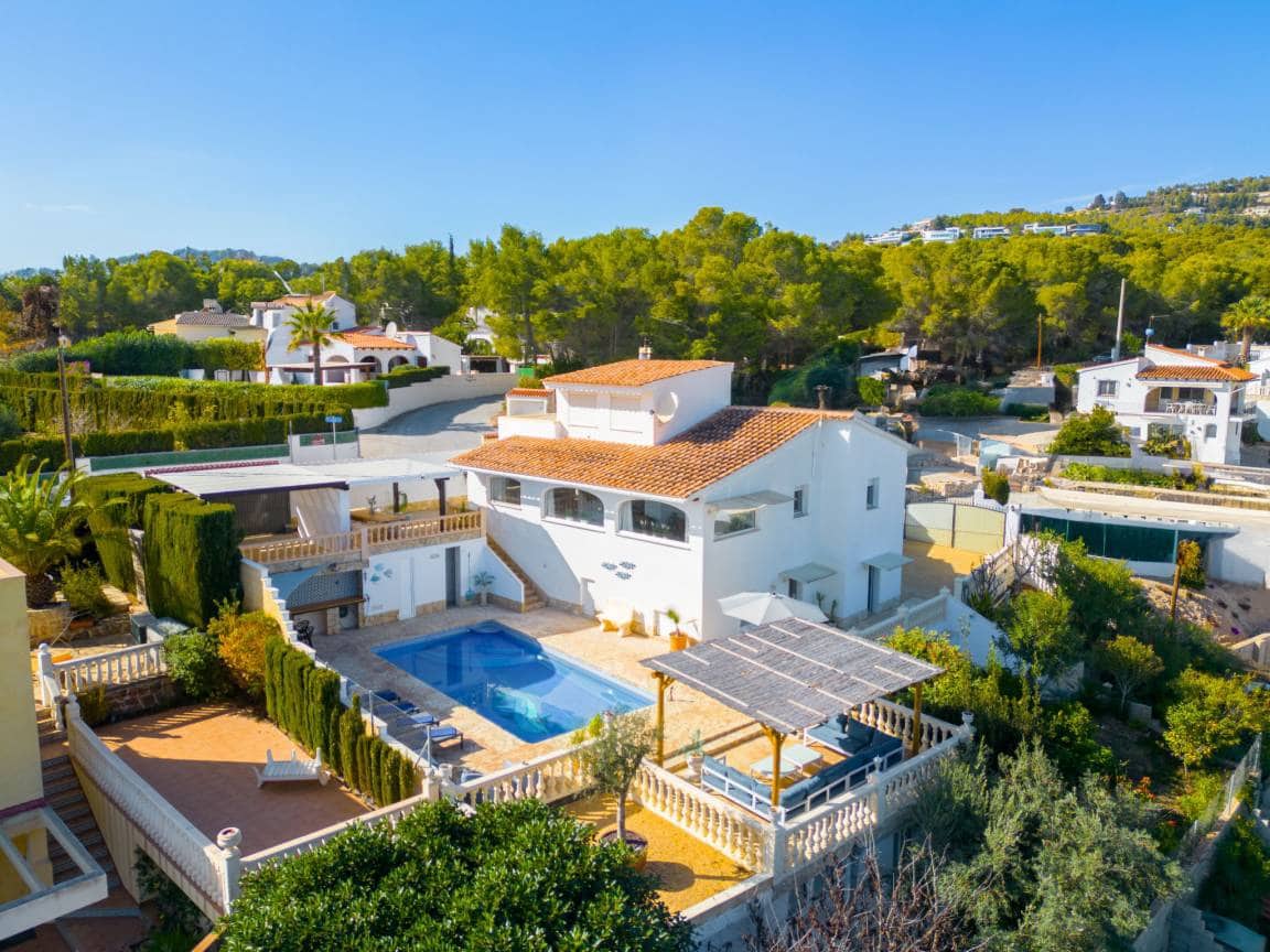 6 soveværelse Villa til salg i Benissa med swimmingpool garage - € 799.999 (Ref: 10004820)