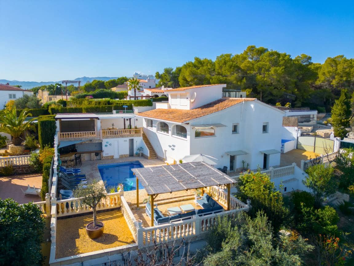 6 soveværelse Villa til salg i Benissa med swimmingpool garage - € 799.999 (Ref: 10004820)