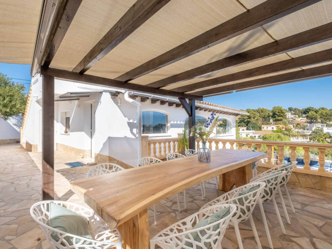 6 soveværelse Villa til salg i Benissa med swimmingpool garage - € 799.999 (Ref: 10004820)