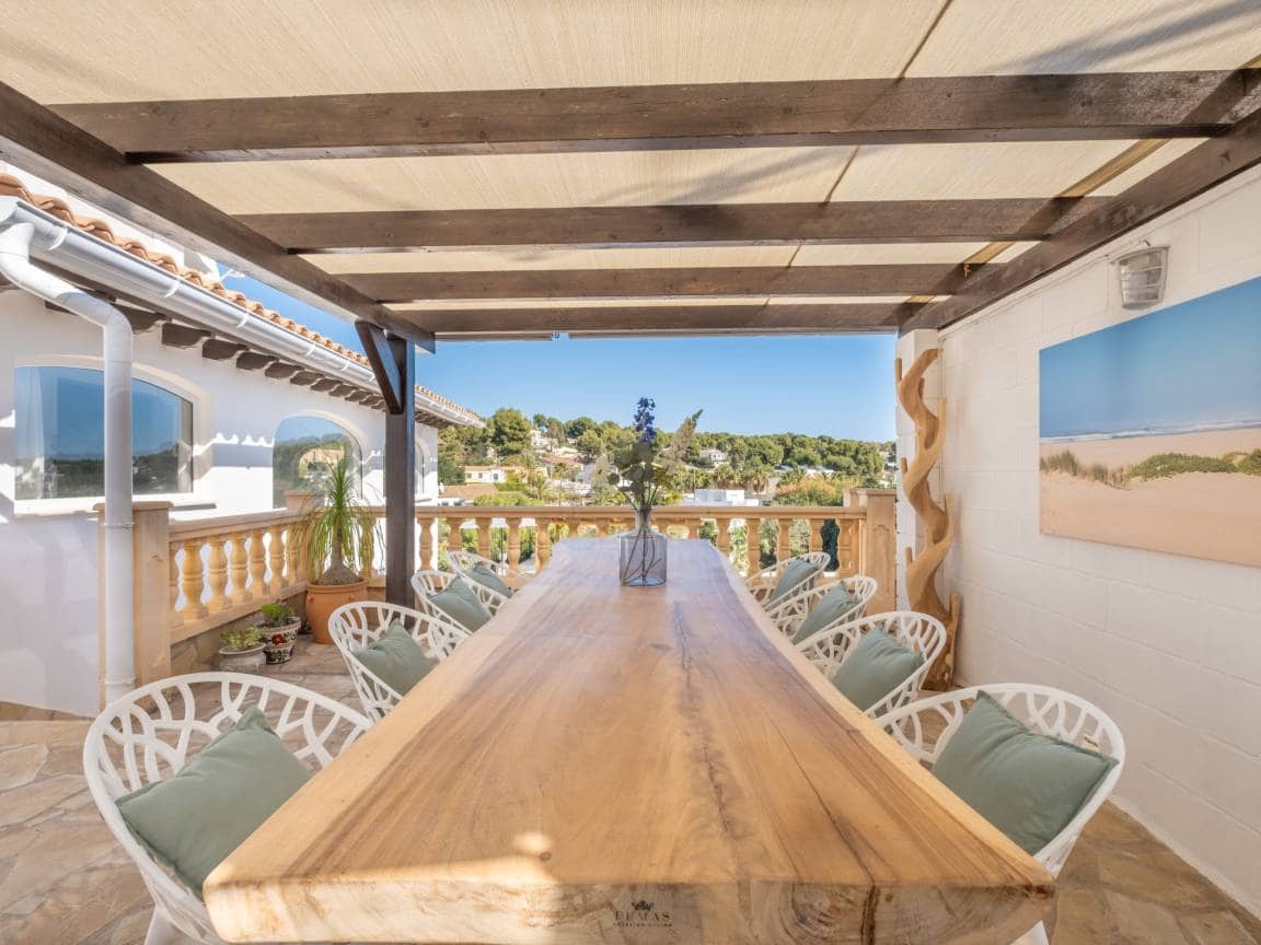 6 soveværelse Villa til salg i Benissa med swimmingpool garage - € 799.999 (Ref: 10004820)