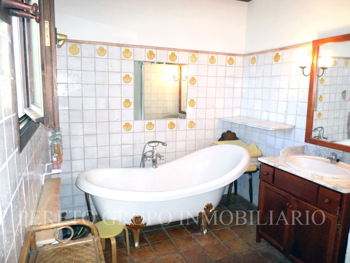 4 Zimmer Villa zu verkaufen in La Sella mit Pool Garage - 699.000 € (Ref: 10009358)