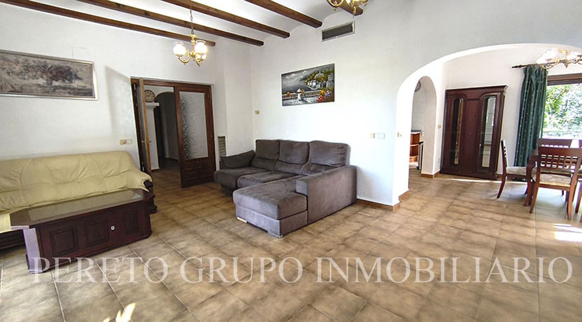 Chalet de 4 habitaciones en La Sella en venta con piscina garaje - 750.000 € (Ref: 10012221)