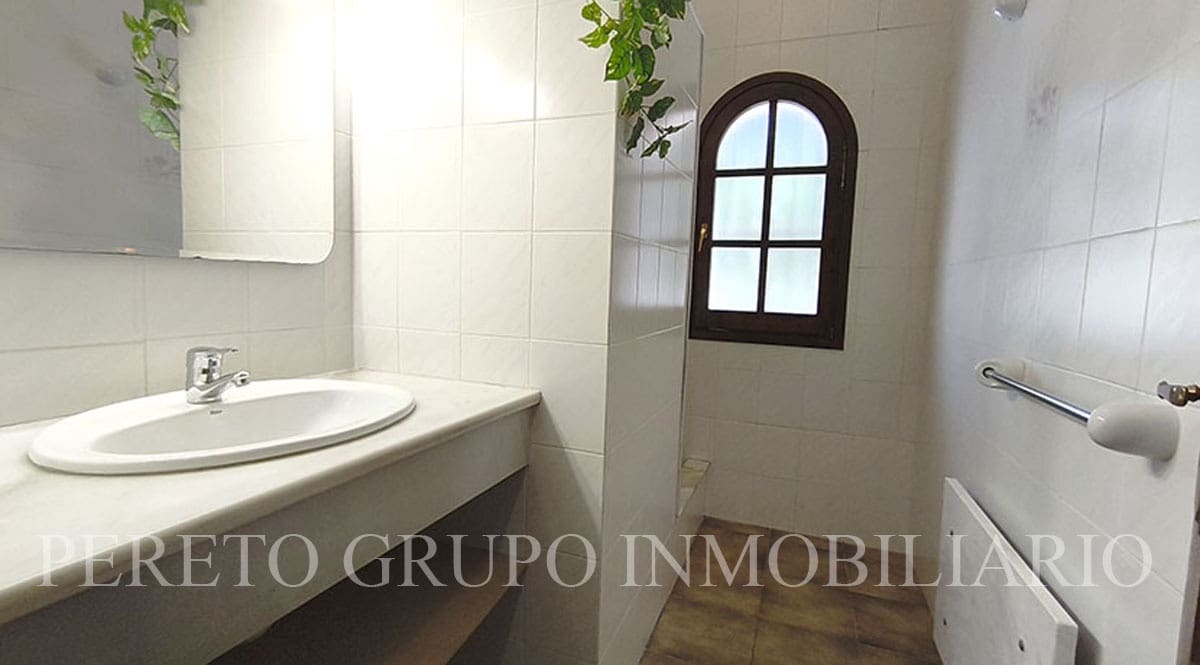 Chalet de 4 habitaciones en La Sella en venta con piscina garaje - 750.000 € (Ref: 10012221)