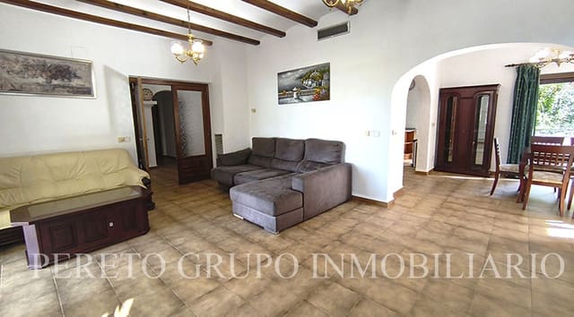 Chalet de 4 habitaciones en La Sella en venta con piscina garaje - 750.000 € (Ref: 10012221)