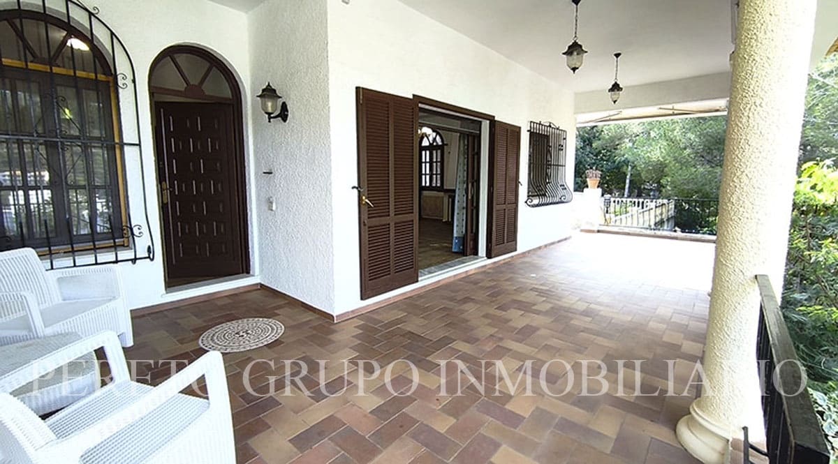 Chalet de 4 habitaciones en La Sella en venta con piscina garaje - 750.000 € (Ref: 10012221)