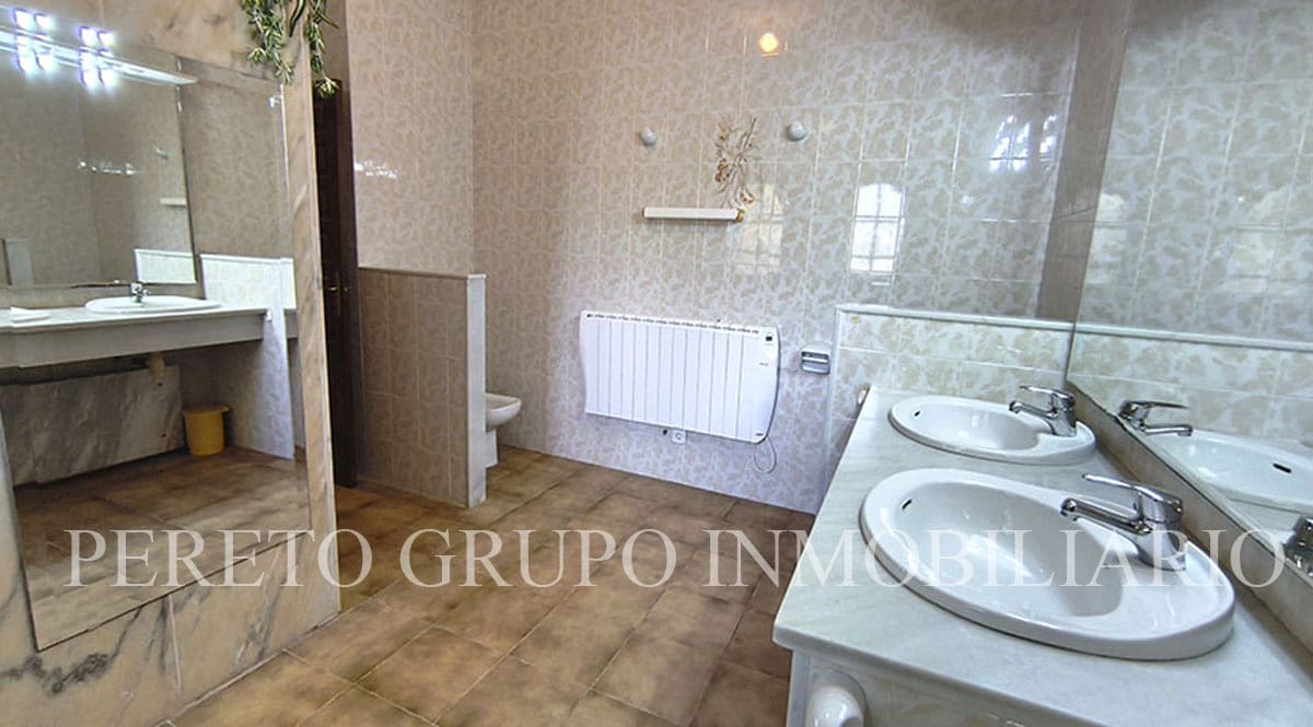 Chalet de 4 habitaciones en La Sella en venta con piscina garaje - 750.000 € (Ref: 10012221)
