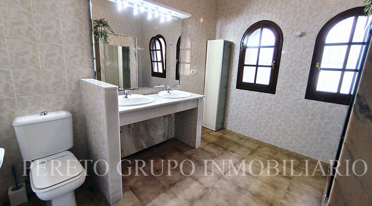 Chalet de 4 habitaciones en La Sella en venta con piscina garaje - 750.000 € (Ref: 10012221)