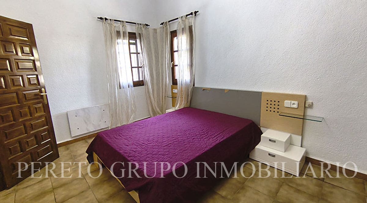 Chalet de 4 habitaciones en La Sella en venta con piscina garaje - 750.000 € (Ref: 10012221)