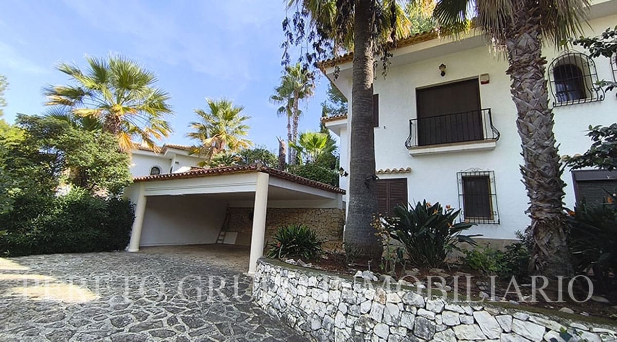 Chalet de 4 habitaciones en La Sella en venta con piscina garaje - 750.000 € (Ref: 10012221)