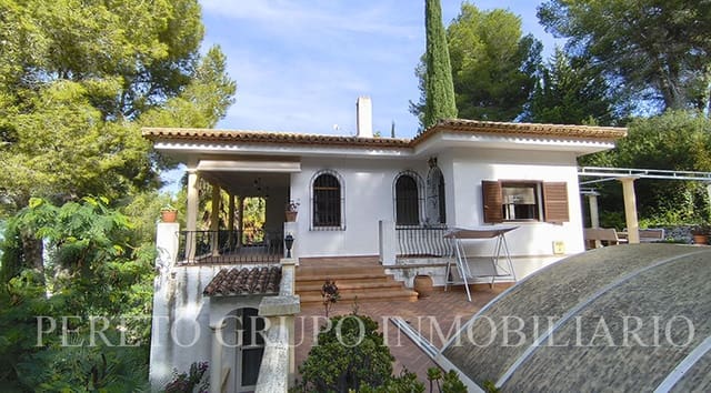 Chalet de 4 habitaciones en La Sella en venta con piscina garaje - 750.000 € (Ref: 10012221)