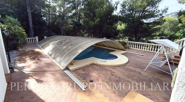 Chalet de 4 habitaciones en La Sella en venta con piscina garaje - 750.000 € (Ref: 10012221)