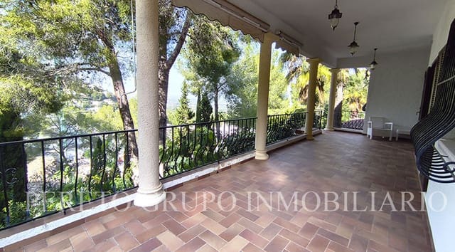 Chalet de 4 habitaciones en La Sella en venta con piscina garaje - 750.000 € (Ref: 10012221)
