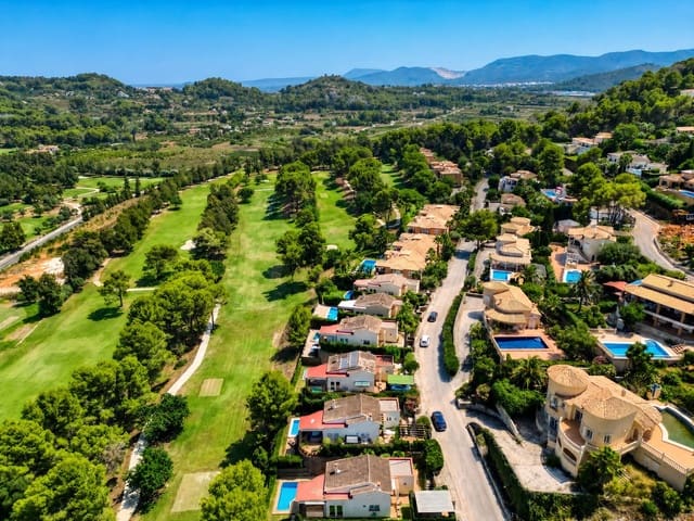 4 slaapkamer Villa te koop in La Sella met zwembad garage - € 560.000 (Ref: 10023100)